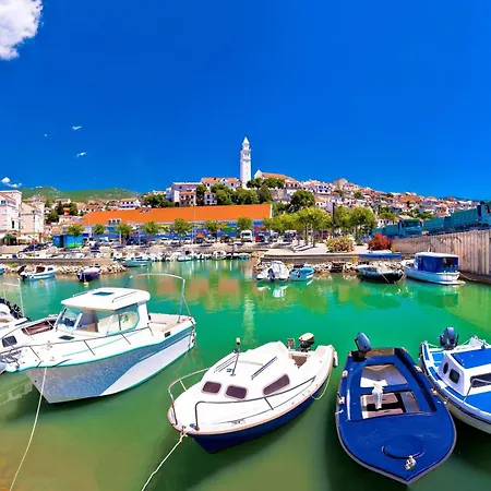 Feriehus Pool House Old Town - Happy