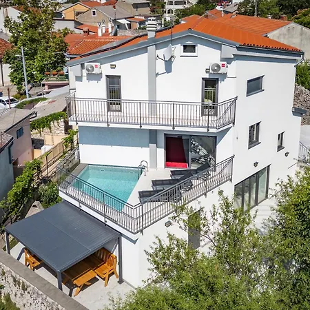 Pool House Old Town - Happy Novi Vinodolski